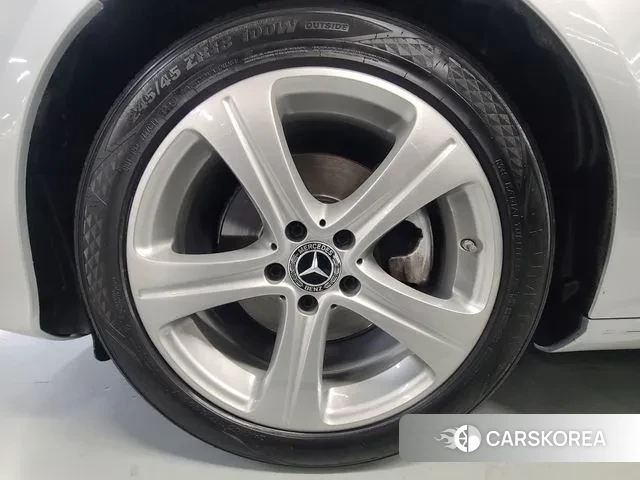 Mercedes-Benz E-Class W213 2018 Серебряный из Кореи, фото 6