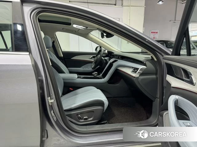 Red flag H5 PHEV id 3927067 из Китая 9