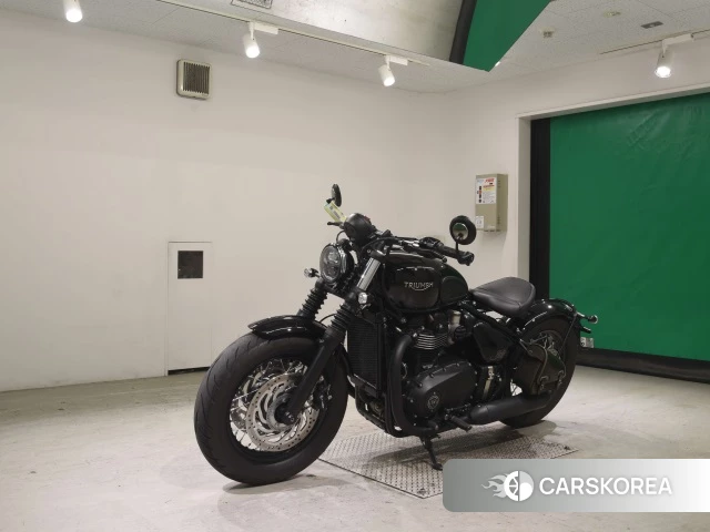 Triumph BONNEVILLE BOBBER 2020 из Японии, фото 5