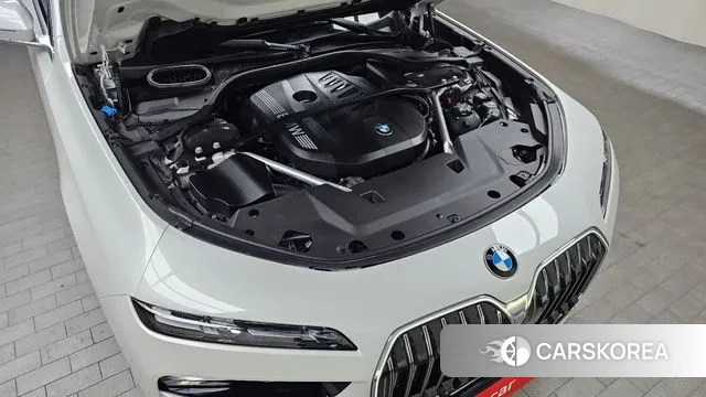 BMW 7 Series (G70) id 3664514 из Кореи 16