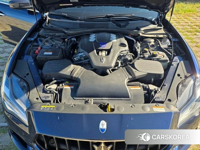 Maserati Quattroporte id 4863313 из Кореи 16