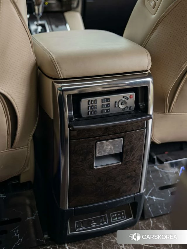 Toyota Elfa id 4239101 из Китая 22