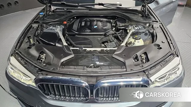 BMW 5 Series (G30) id 3325364 из Кореи 16