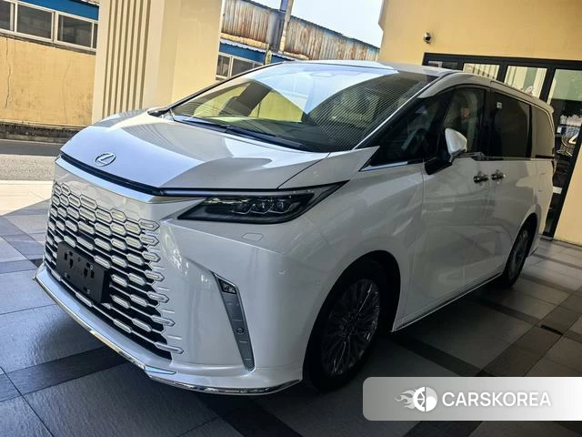 Lexus LM id 4307773 из Китая 19