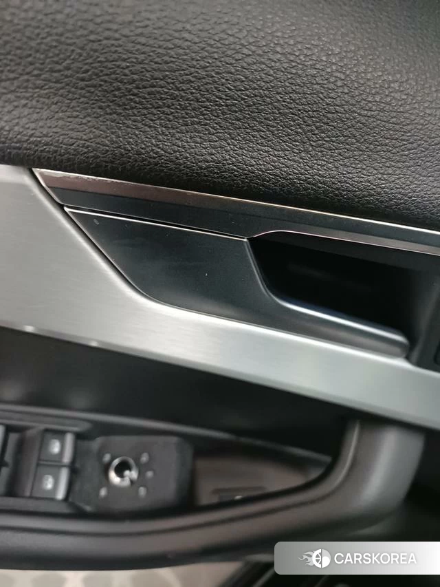 Audi A4L id 4278484 из Китая 7