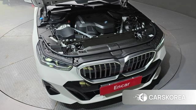 BMW 5 Series (G60) id 4487807 из Кореи 30