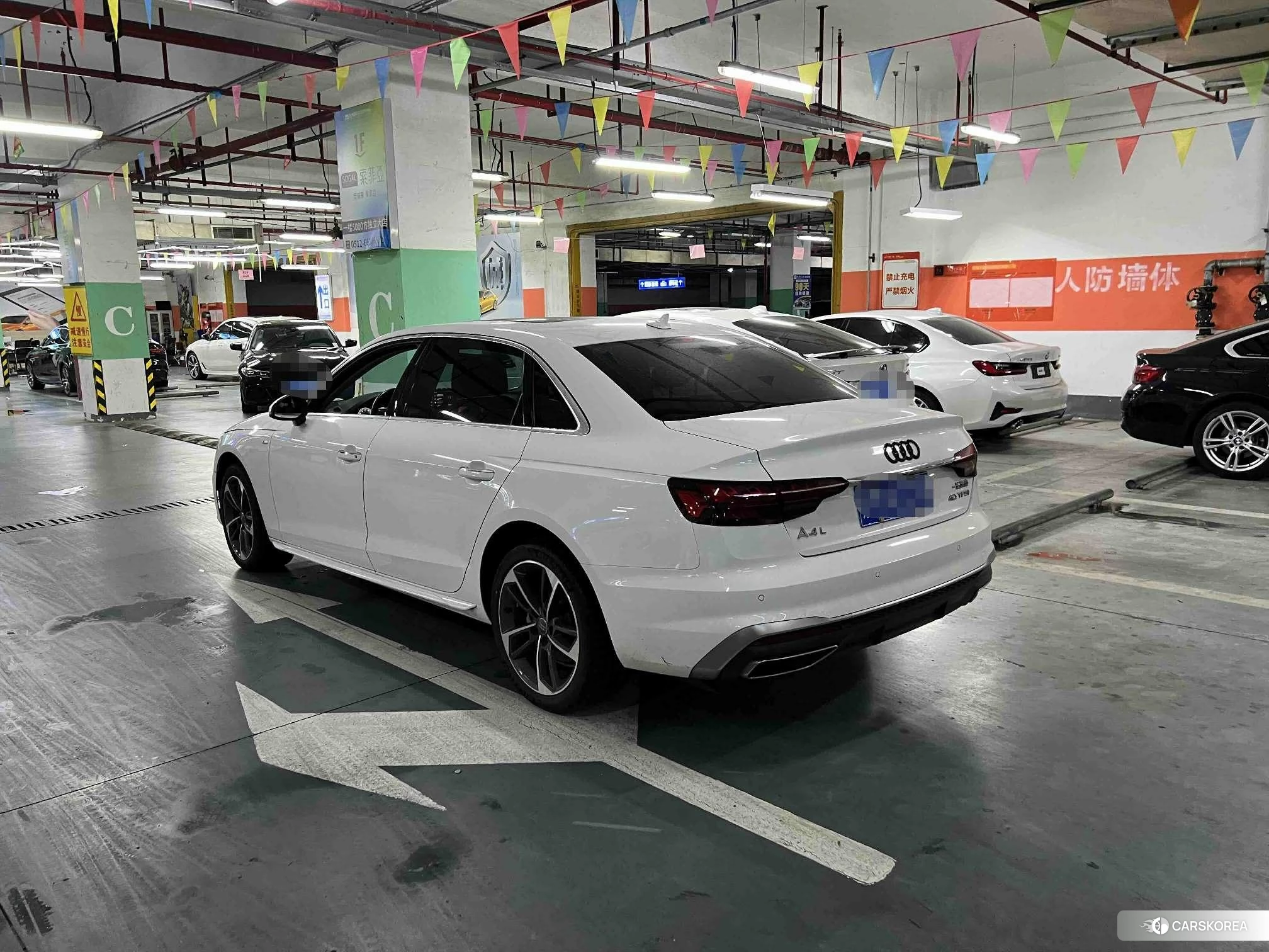 Audi A4L id 4492710 из Китая 11