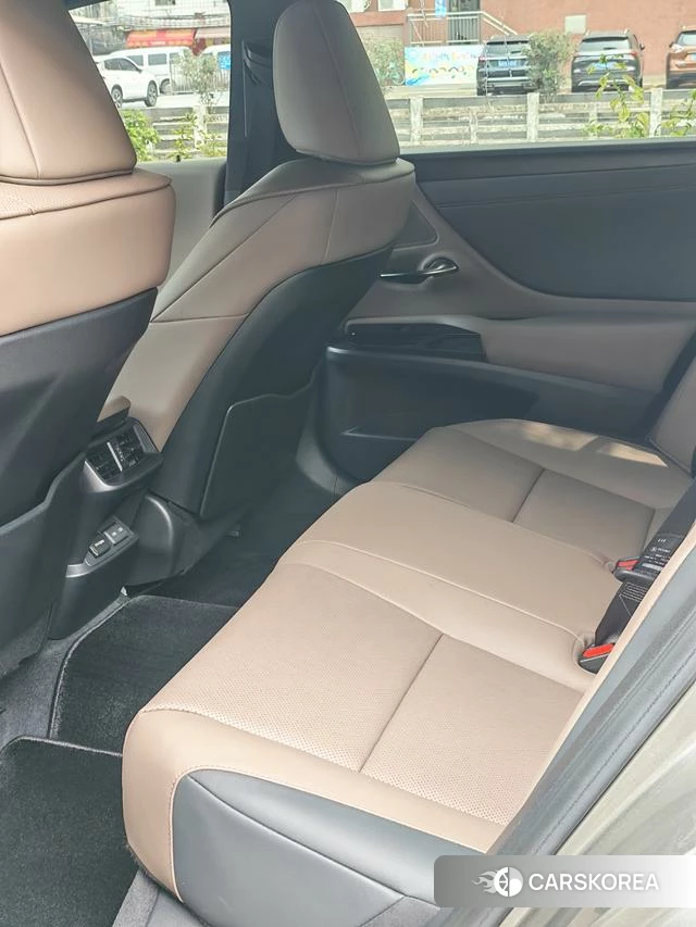 Lexus ES id 4262046 из Китая 7