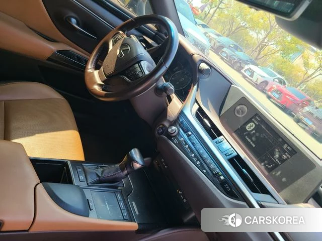 Lexus ES id 4241648 из Китая 8