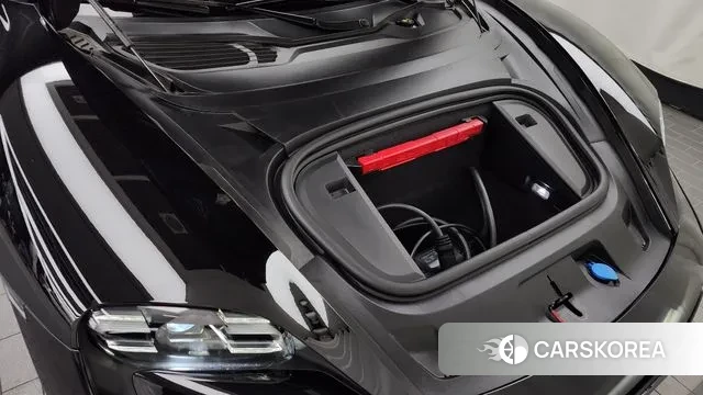 Porsche Taycan id 3043023 из Кореи 16