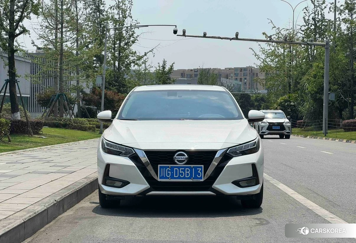 Nissan Xuan Yi 2023 Белый из Китая, фото 6