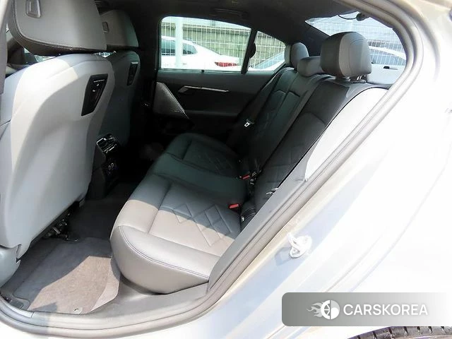 BMW 5 Series (G60) id 4590224 из Кореи 16