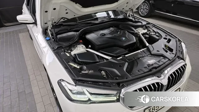 BMW 5 Series (G30) id 3493822 из Кореи 16