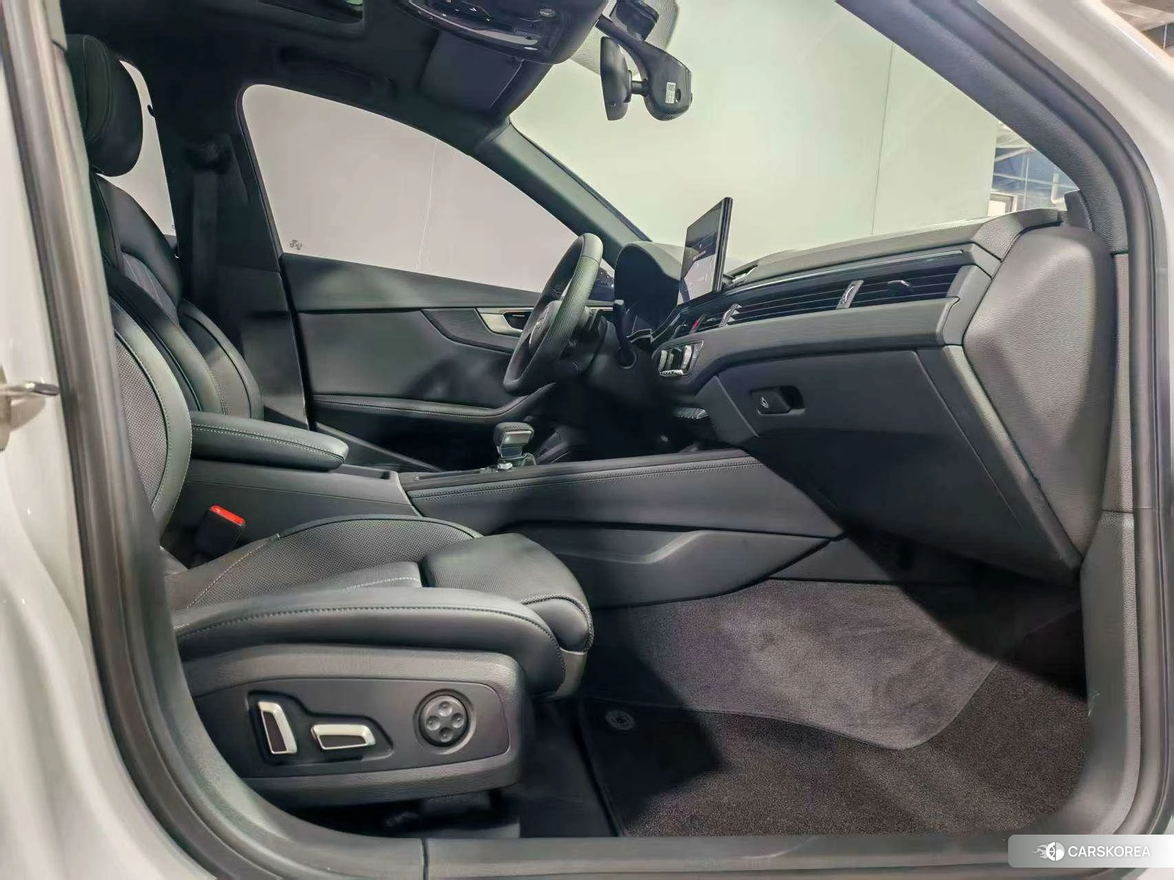 Audi A4L id 4467571 из Китая 13