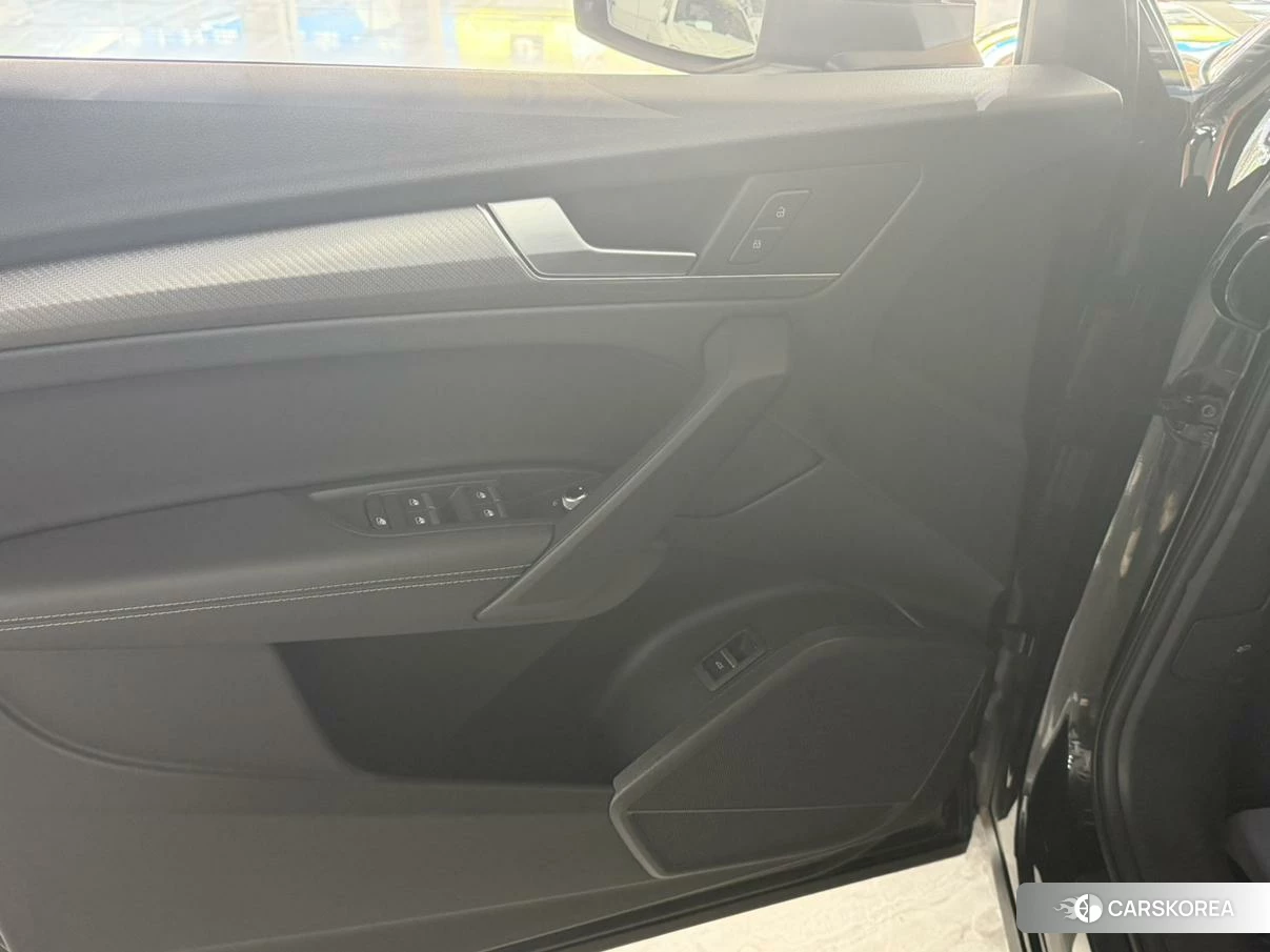 Audi Q5L id 4413260 из Китая 8