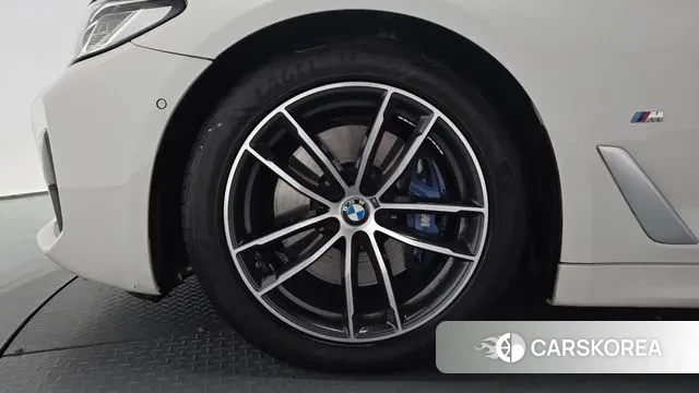 BMW 5 Series (G30) id 3219746 из Кореи 16