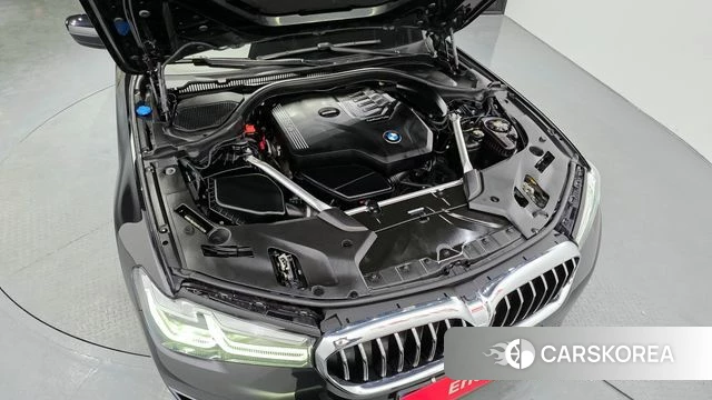 BMW 5 Series (G30) id 3833021 из Кореи 16