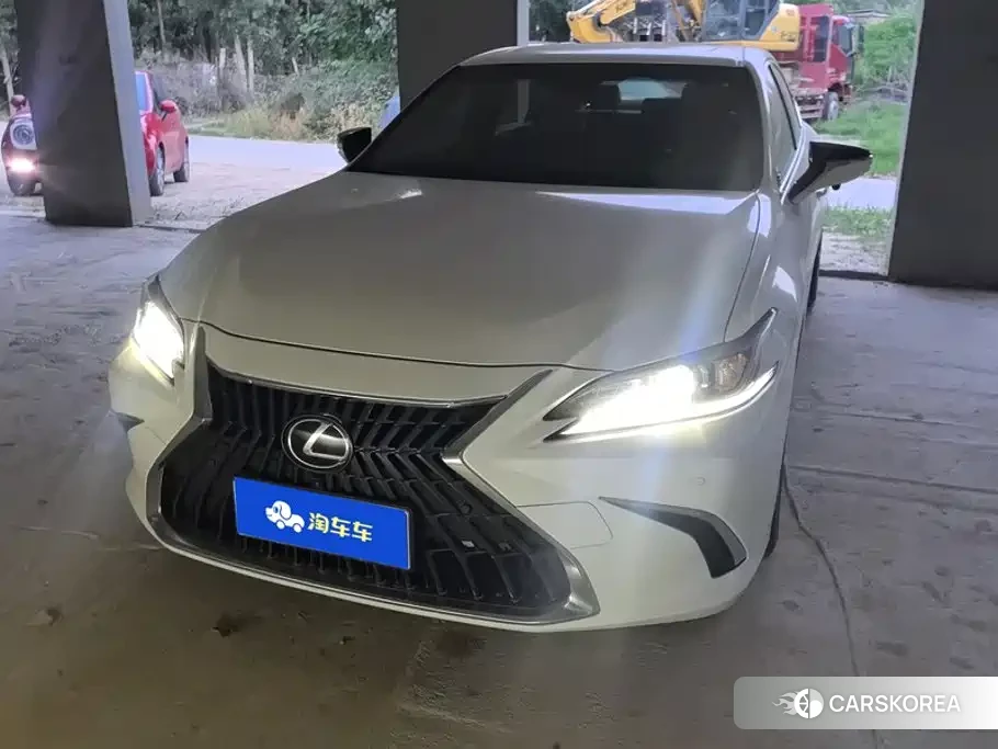 Lexus ES id 4617193 из Китая 12