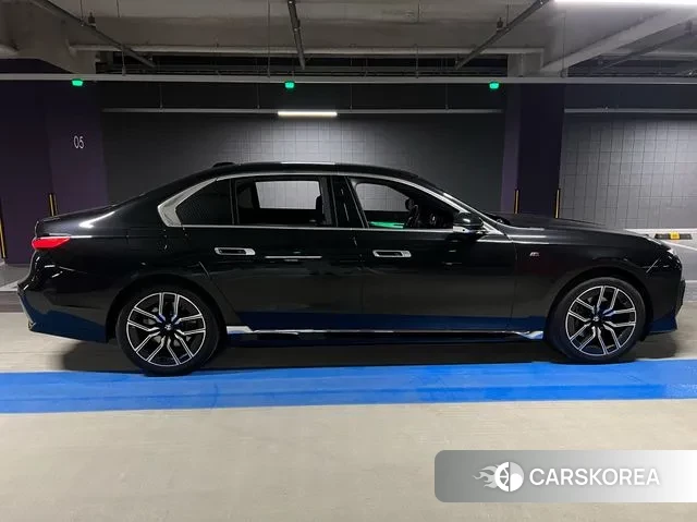 BMW 7 Series (G70) id 3359698 из Кореи 7