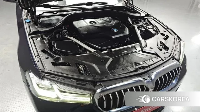 BMW 5 Series (G30) id 3468312 из Кореи 16