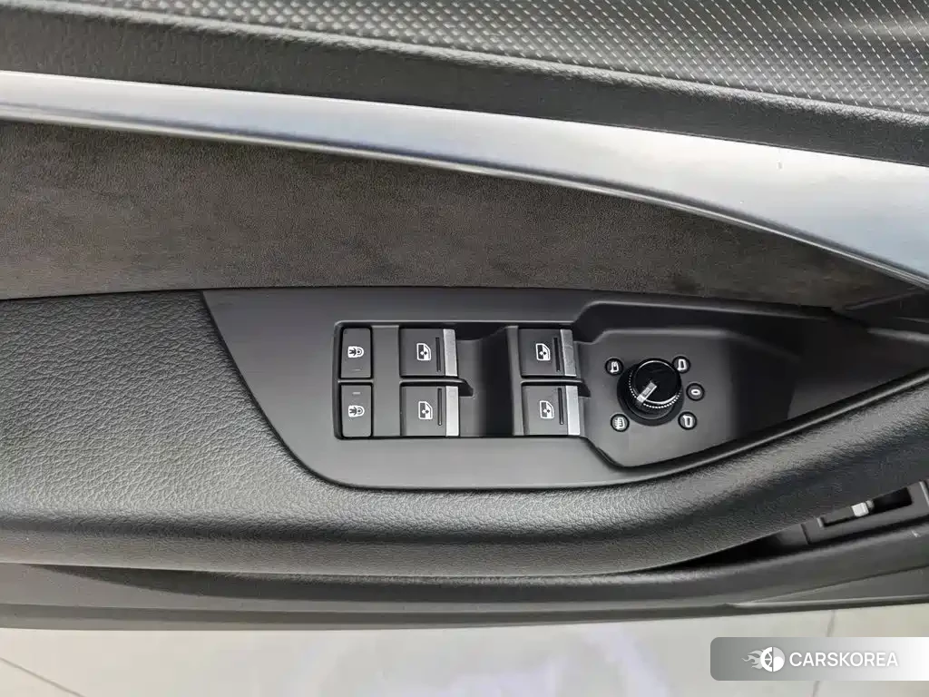 Audi A6L id 4576656 из Китая 20