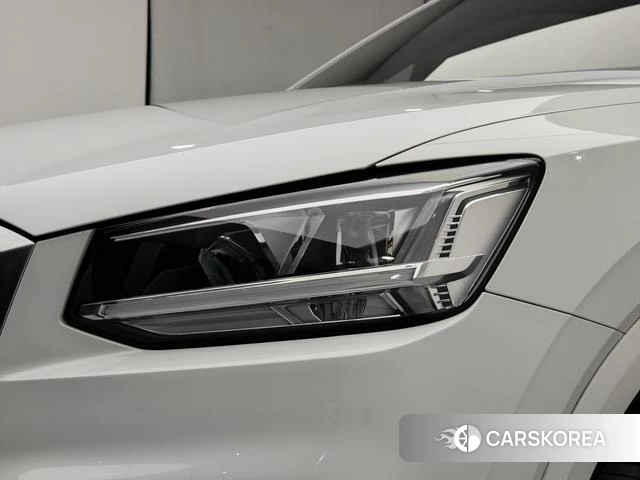Audi Q2L id 4209592 из Китая 16