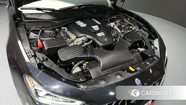 Maserati Ghibli id 3407713 из Кореи 16