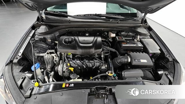 Hyundai Avante AD id 3829361 из Кореи 16