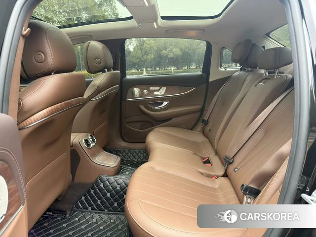 Mercedes-Benz E-class id 4209148 из Китая 15