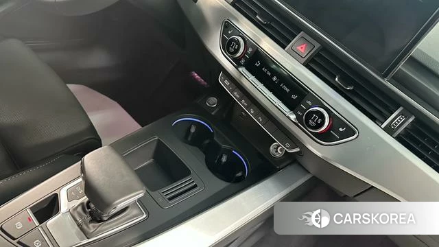 Audi A4L id 4298340 из Китая 14