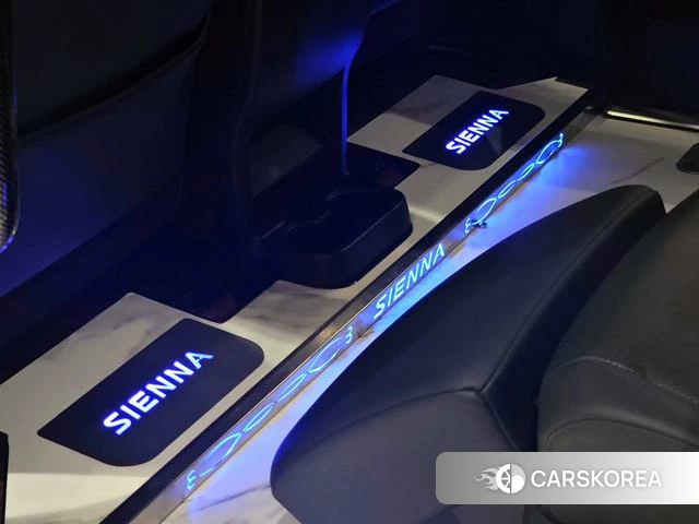 Toyota Saina 2023 Белый из Китая, фото 6