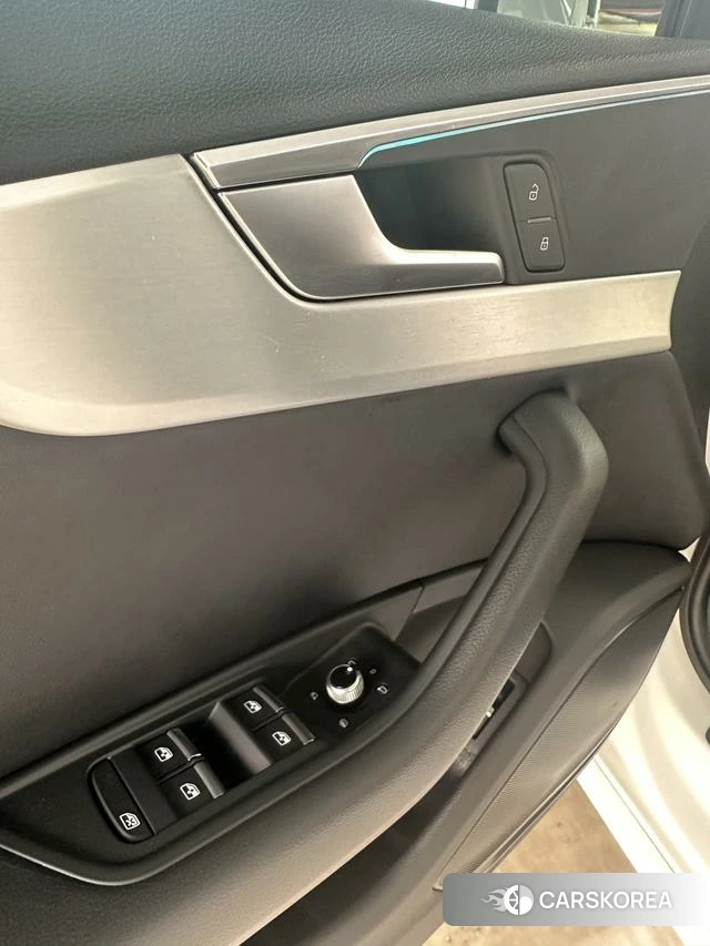 Audi A4L id 4314462 из Китая 10