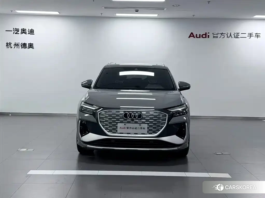 Audi Q4 e-tron 2023 Silver/gray из Китая, фото 6
