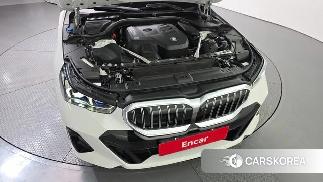 BMW 5 Series (G60) id 4462404 из Кореи 30