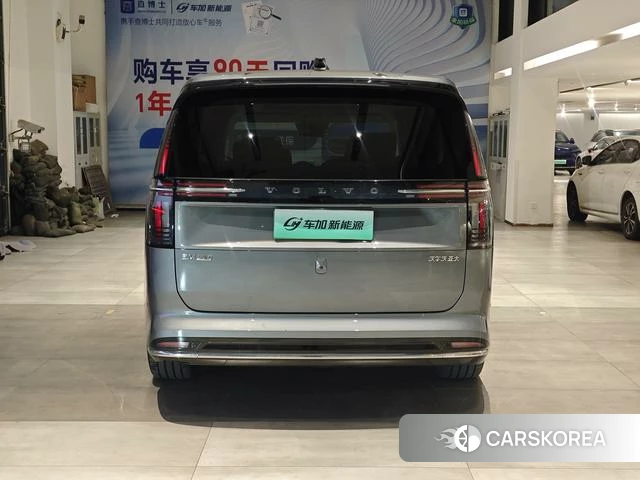 Volvo EM90 2024 Темно-серый из Китая, фото 6
