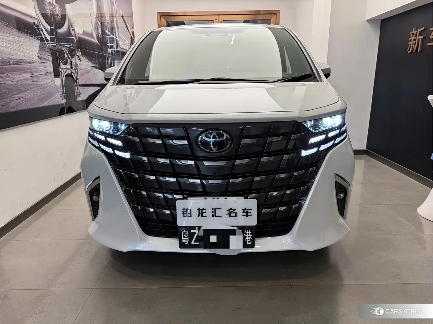 Toyota Elfa id 4622518 из Китая 12