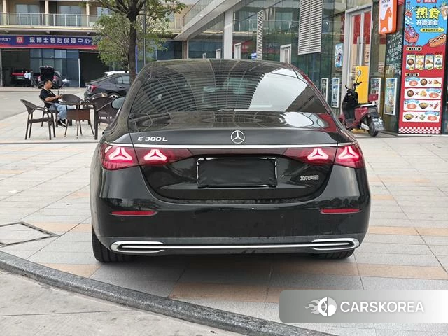 Mercedes-Benz E-class 2024 Черный из Китая, фото 6