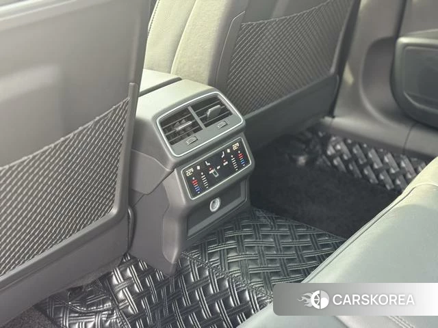Audi A6L id 4290084 из Китая 18