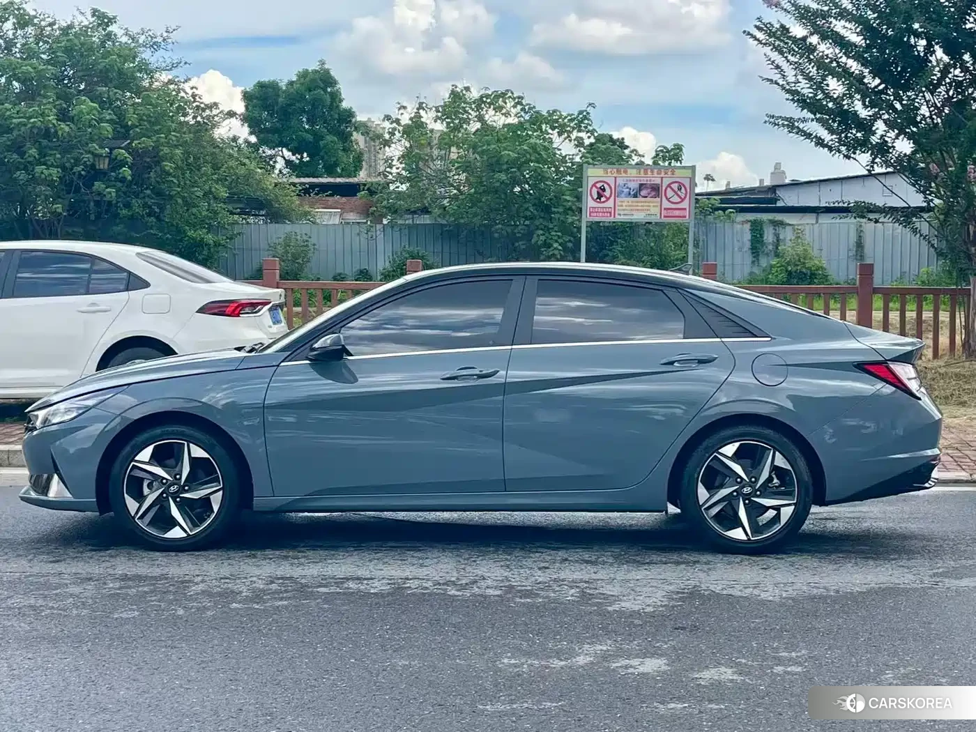 Hyundai Elantra 2023 Silver/gray из Китая, фото 6