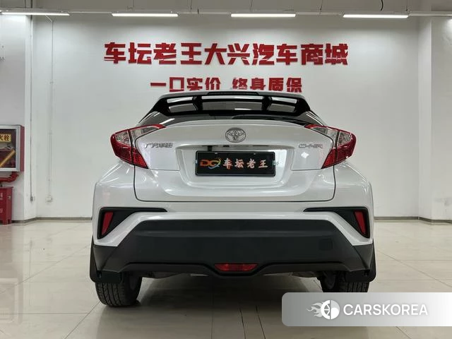 Toyota C-HR id 4263814 из Китая 12
