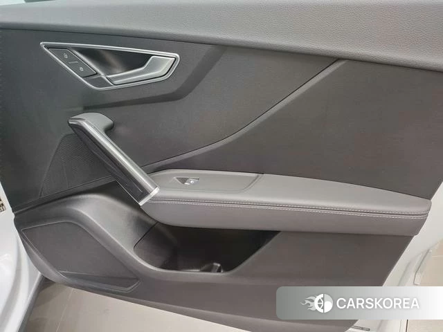 Audi Q2L id 4276683 из Китая 26