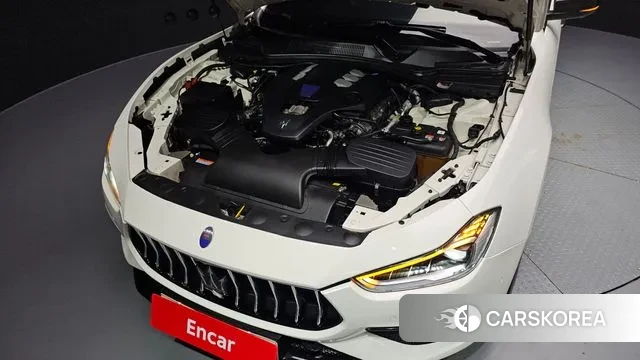 Maserati Ghibli id 3128952 из Кореи 16