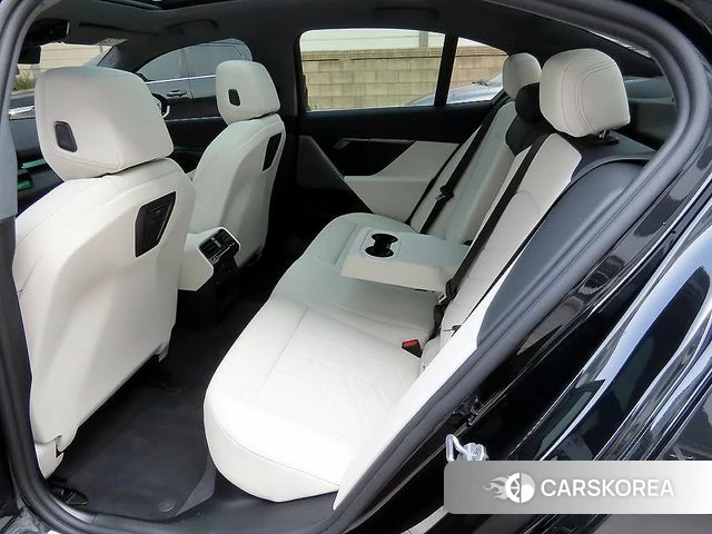 BMW 5 Series (G60) id 3863881 из Кореи 16