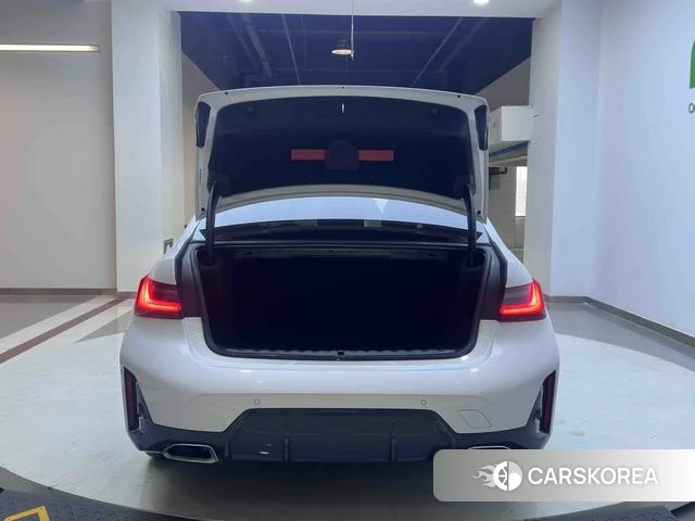 BMW 3 series id 4348685 из Китая 15