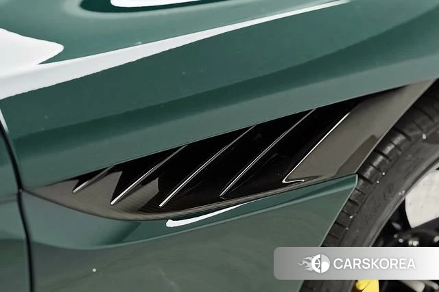 Aston Martin DBS id 4239773 из Китая 21