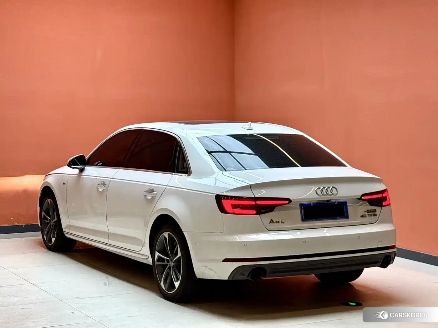 Audi A4L id 4679960 из Китая 9