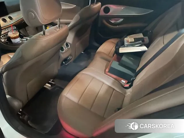 Mercedes-Benz E-Class W213 2018 Белый из Кореи, фото 6