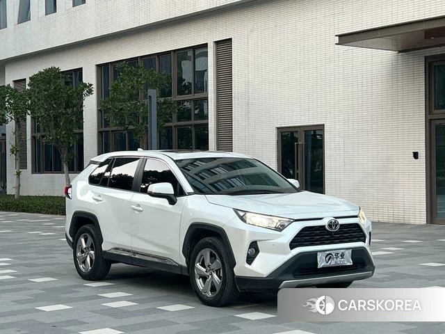 Toyota RAV4 Rongfang 2022 Белый из Китая, фото 6