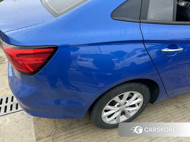 Roewe i5 id 4240316 из Китая 39