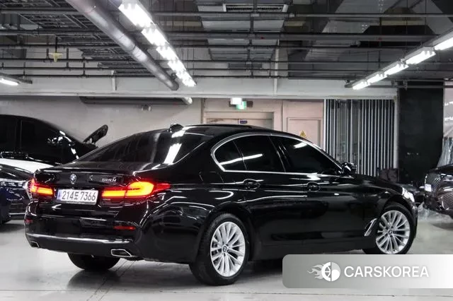 BMW 5 Series (G30) id 3572812 из Кореи 16